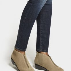 Aerosoles Women's Ankle Boot In Black -Adidas store ALLOWANCE model 1600x