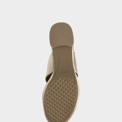 Aerosoles Women's Sandal In Gold -Adidas store Camera 184 AV4 1600x